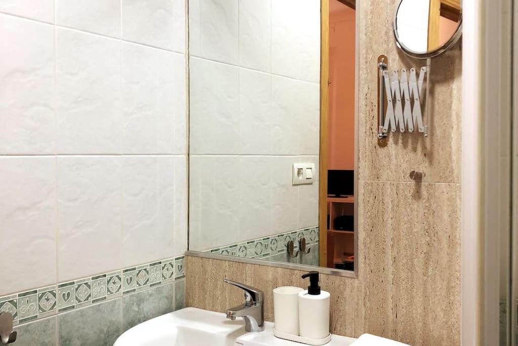 Apartamento Zacatin Centro Apartment กรานาดา ภายนอก รูปภาพ